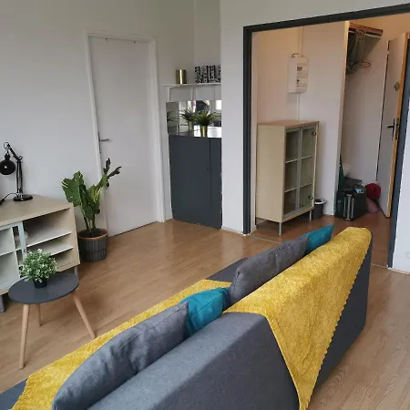 La Charmille, 2p Proche Tram Apartment