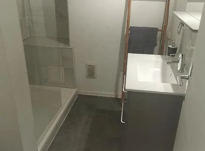 La Charmille, 2p Proche Tram Apartmán