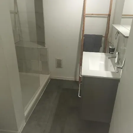 La Charmille, 2p Proche Tram Apartman